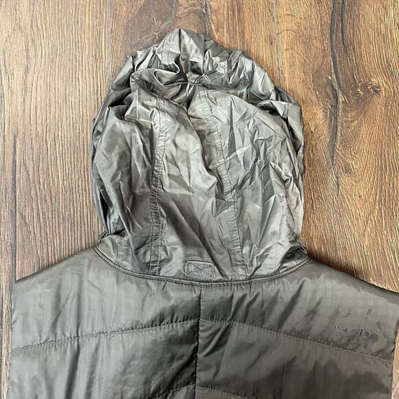 Oakley Gray And Teal Quilted Full Zip Puffer Vest with compact Hood Size XL - Picture 7 of 7